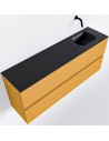 ADA Komplet badmiljø højrevendt håndvask B120 x H50 cm MDF - Okker/Sort